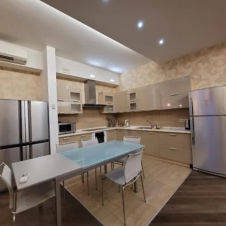 Arcadia Apartment